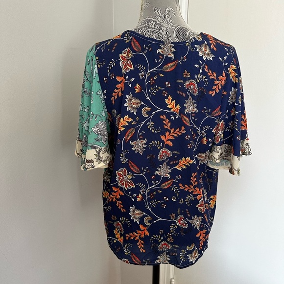 Mint Floral Ruffle Bell Sleeve V Neck Blouse Women’s Small Crossbody Relaxed Fit - Picture 14 of 15